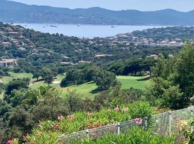 Maxima Sunset Golf 3 Apartament *